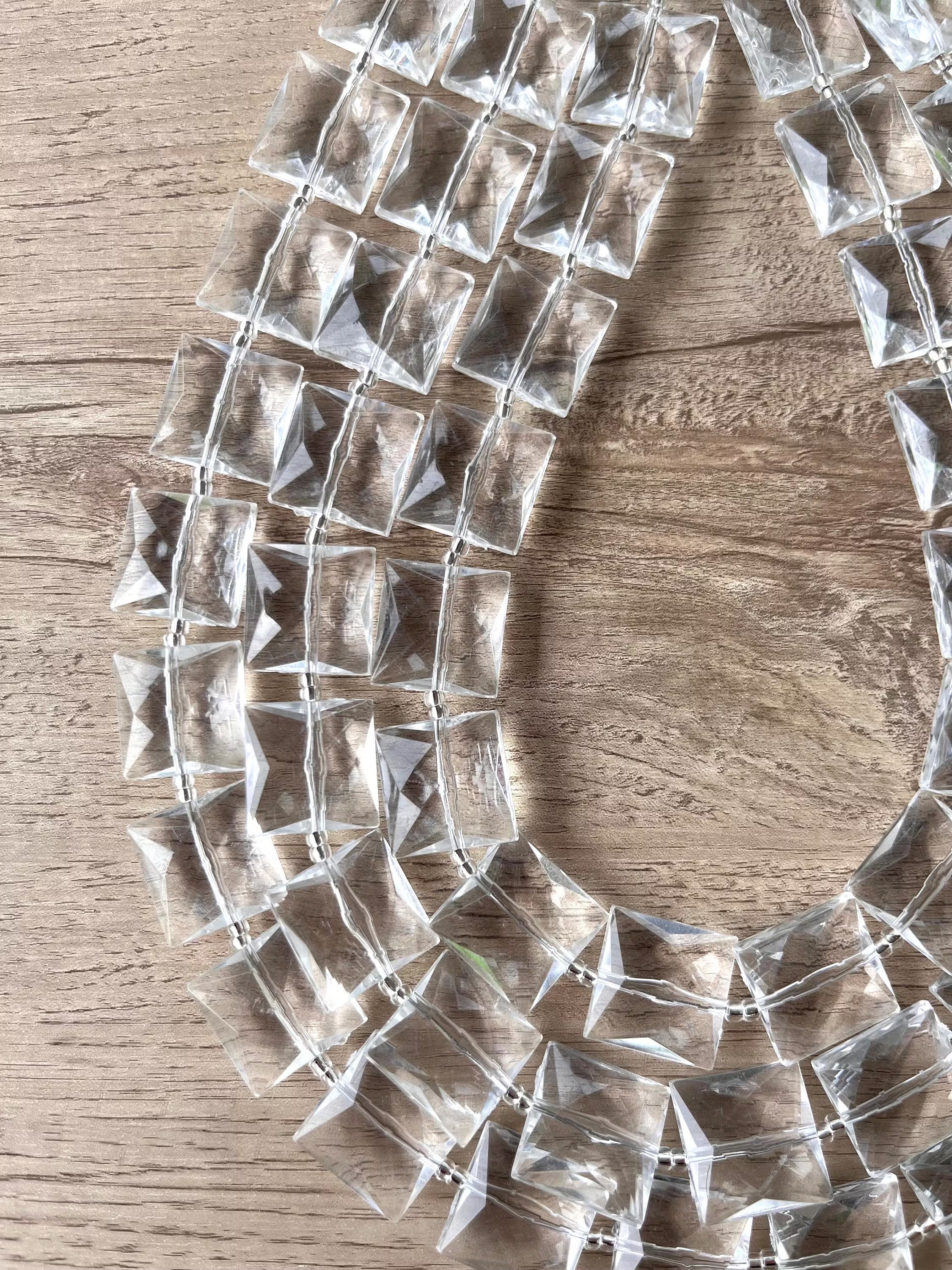 Acrylic Nacklace - Image 3